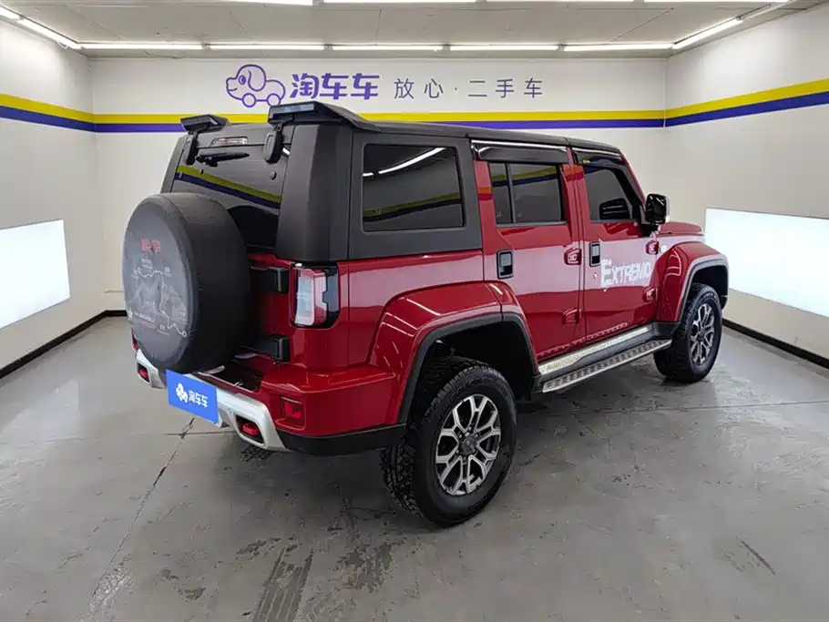 Beijing off-road BJ40 2023 2.0T automatic four-wheel drive city hunter version knight type купить на сайте DeffCars