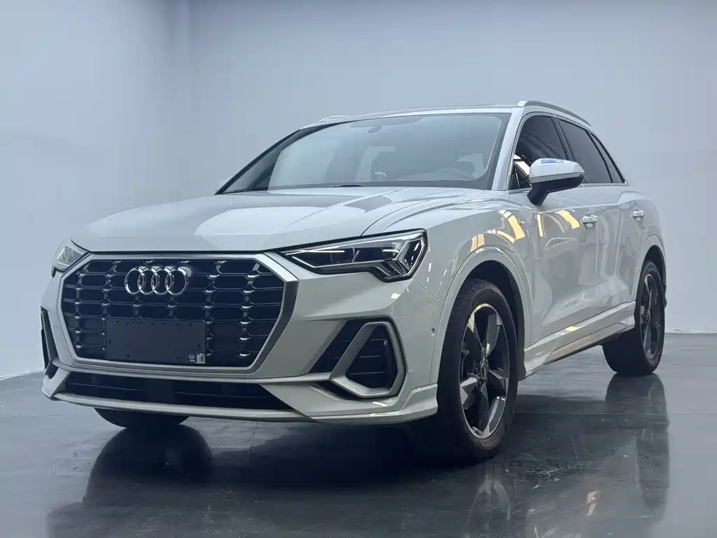 Audi Q3 2022 35 TFSI Fashionable and Dynamic купить на сайте DeffCars