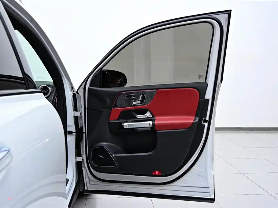 Mercedes-Benz GLB AMG 2023 AMG GLB 35 4MATIC купить на сайте DeffCars