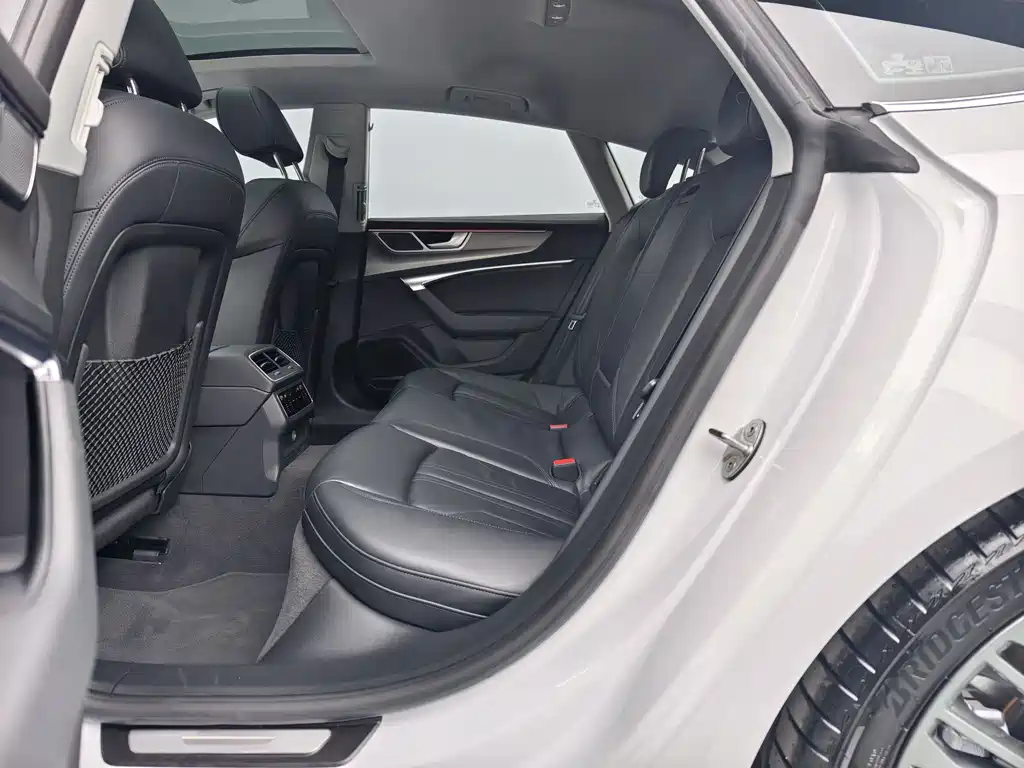 Audi A7 2023 45 TFSI Premium Selection купить на сайте DeffCars