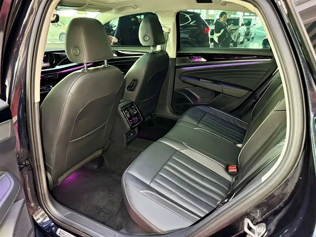 Passat 2023 330TSI Starry Sky Elite Edition купить на сайте DeffCars