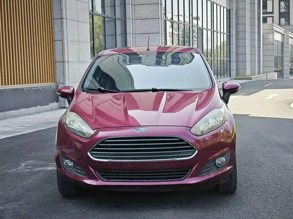 Carnival 2013 hatchback 1.5L automatic stylish model купить на сайте DeffCars