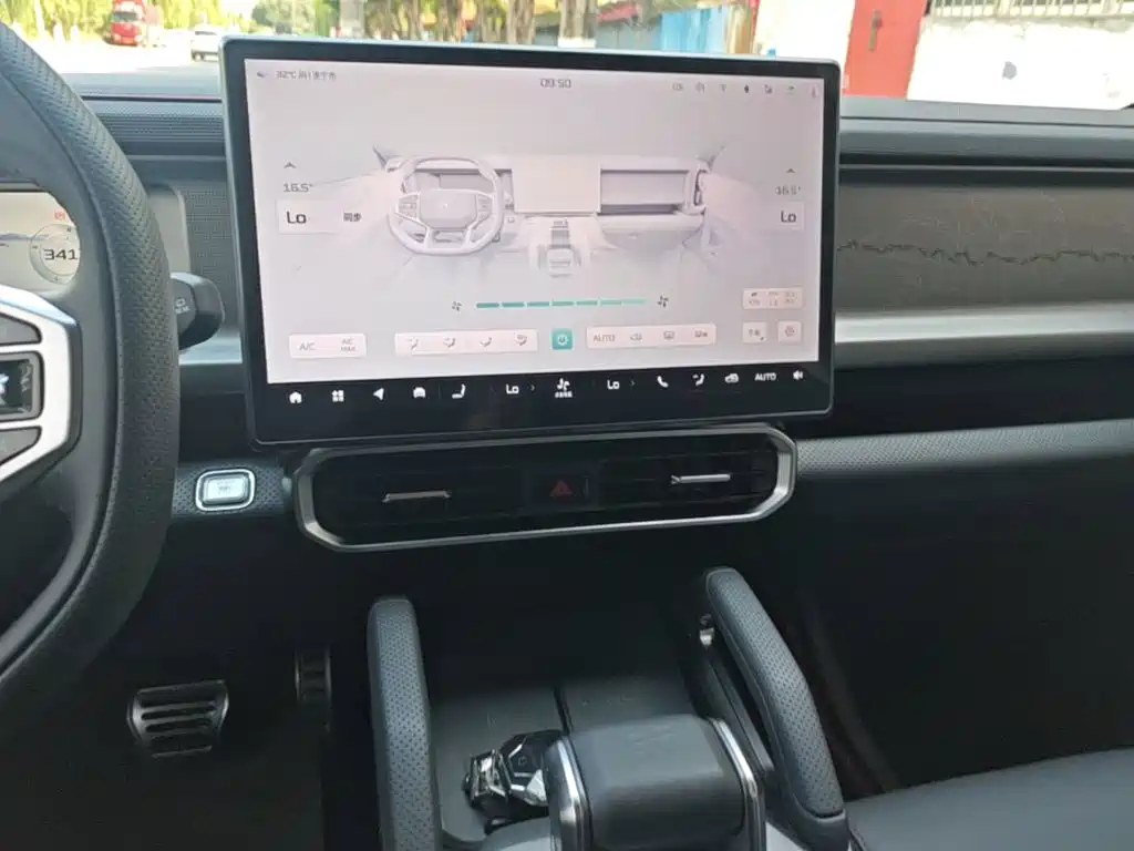 Jietu Traveler 2023 2.0T four-wheel drive crossover PRO купить на сайте DeffCars