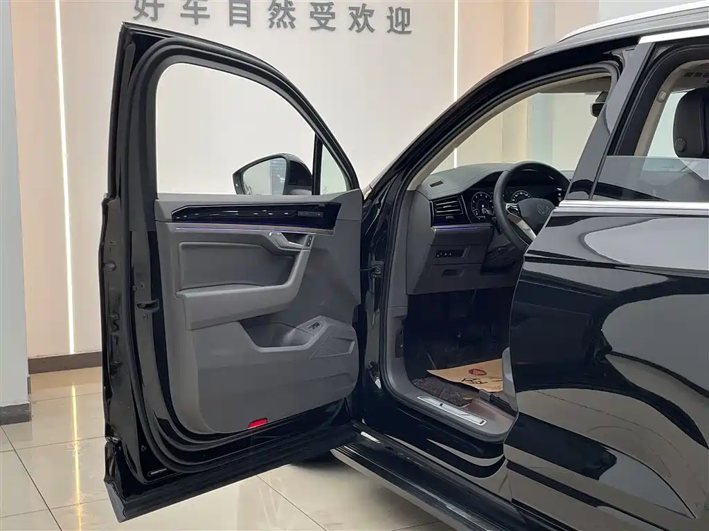 Touareg 2023 3.0TSI Ruixiang Edition Classic Sports Package купить на сайте DeffCars