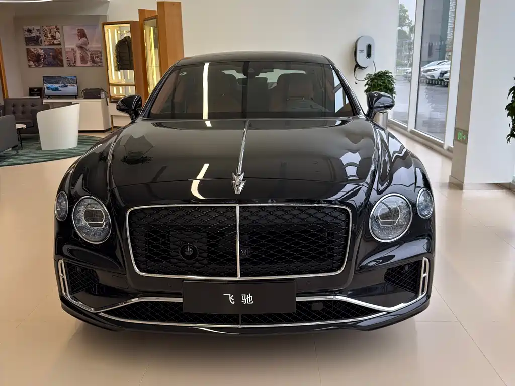 Flying Spur Plug-in Hybrid 2026 4.0T V8 Standard Edition купить на сайте DeffCars