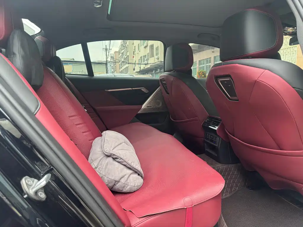 BMW 5 Series 2025 530Li Exclusive M Sports Package купить на сайте DeffCars