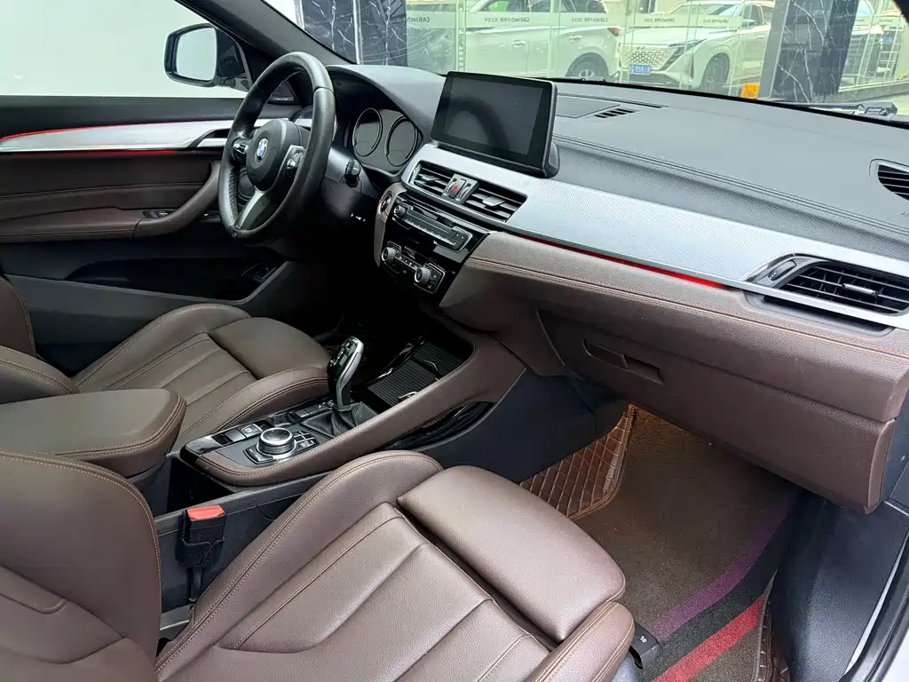 BMW X2 2021 sDrive25i leading M sports package купить на сайте DeffCars