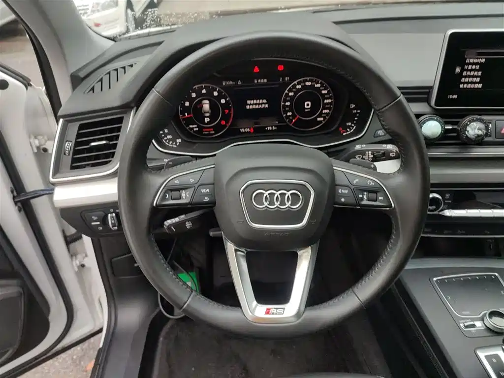 Audi Q5L 2020 facelift 40 TFSI enjoys fashionable style купить на сайте DeffCars