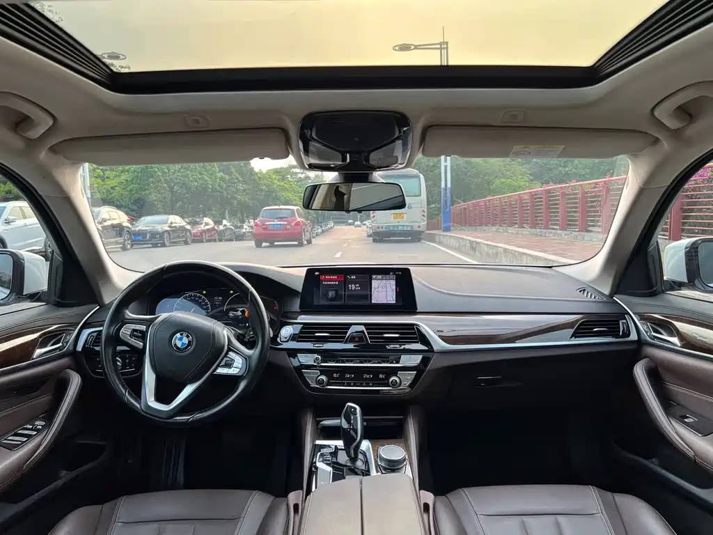 BMW 5 Series 2019 525Li Luxury Package купить на сайте DeffCars