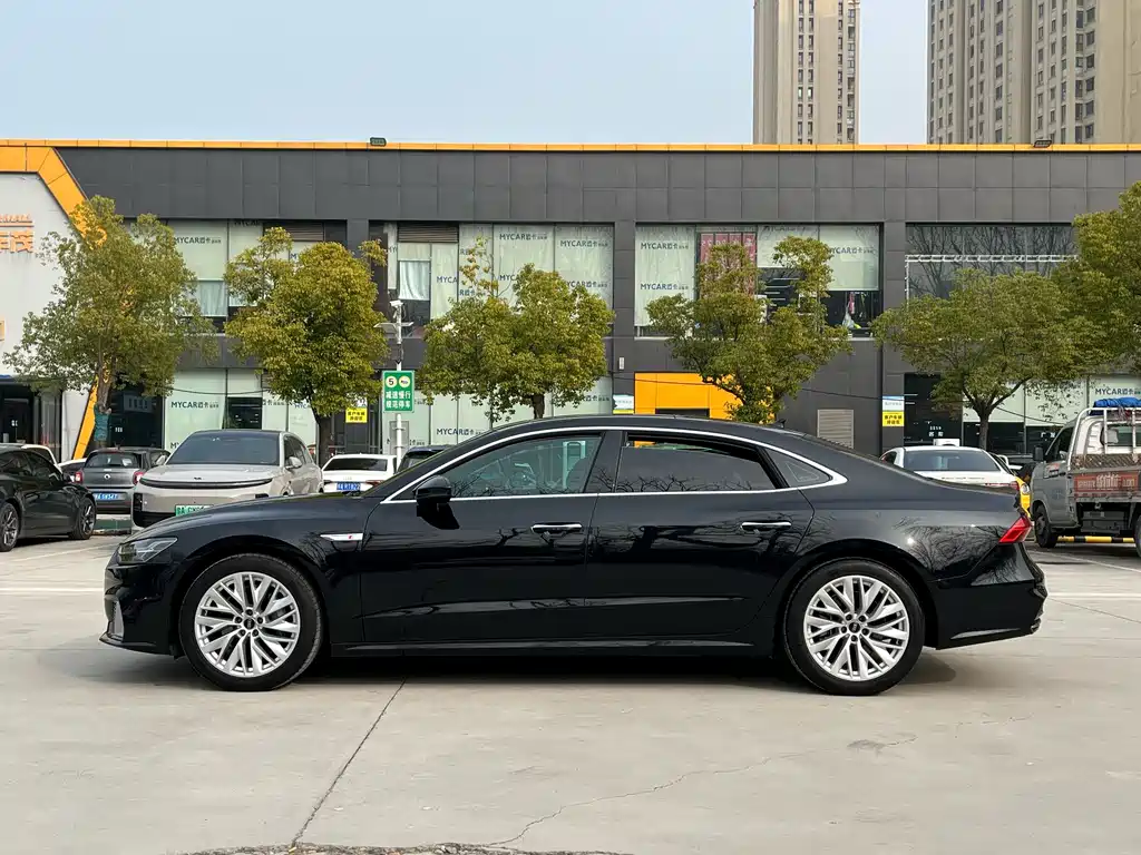Audi A7L 2024 45TFSI S-line Dream Building Liquid Crystal Package купить на сайте DeffCars