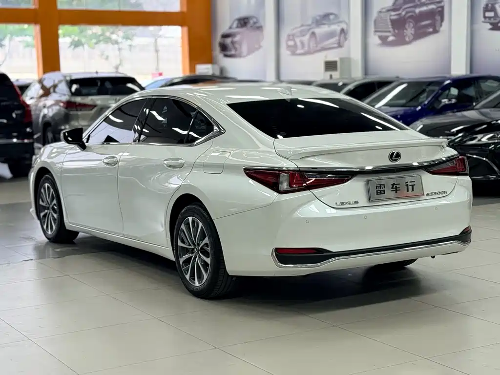 Lexus ES 2022 300h Excellence Edition купить на сайте DeffCars