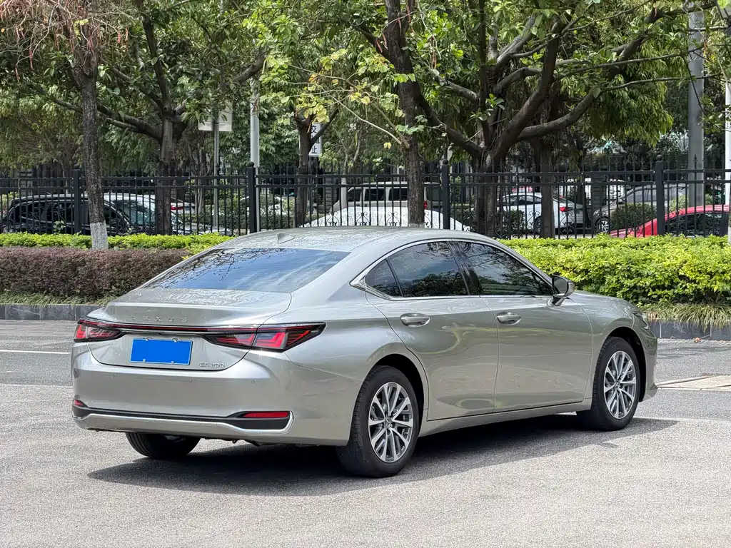 Lexus ES 2025 200 Premium Edition купить на сайте DeffCars