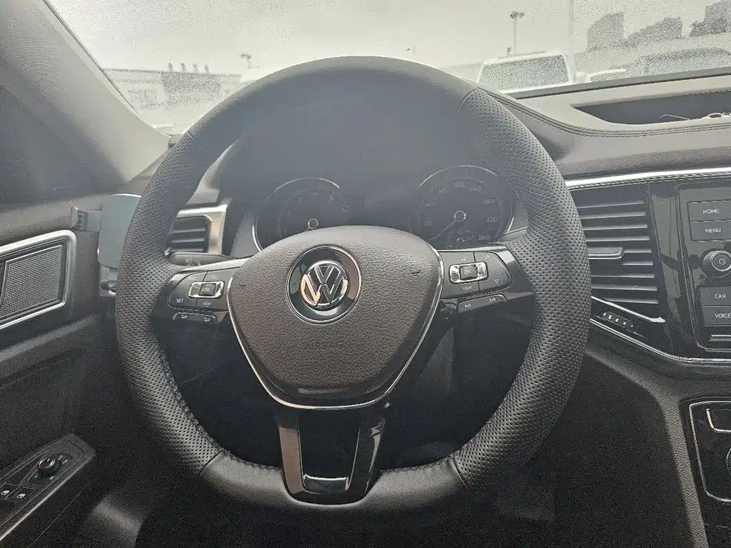 Touron 2019 380TSI four-wheel drive luxury version National VI купить на сайте DeffCars