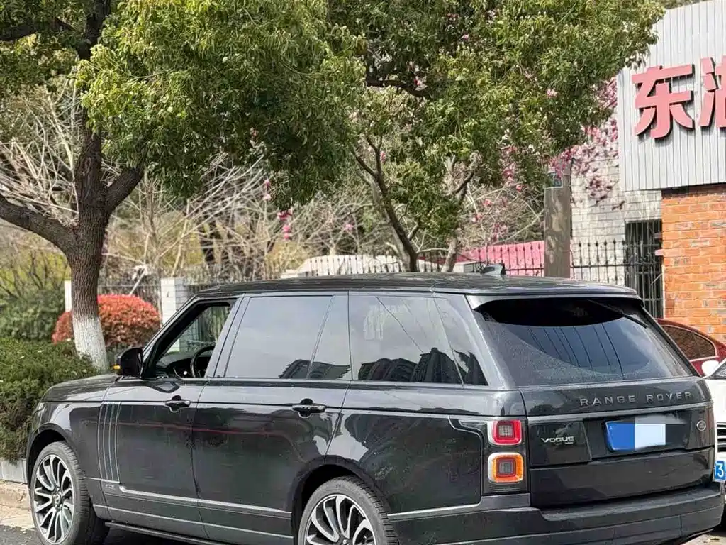 Range Rover 2021 3.0 L6 Legend Extended Classic Edition купить на сайте DeffCars