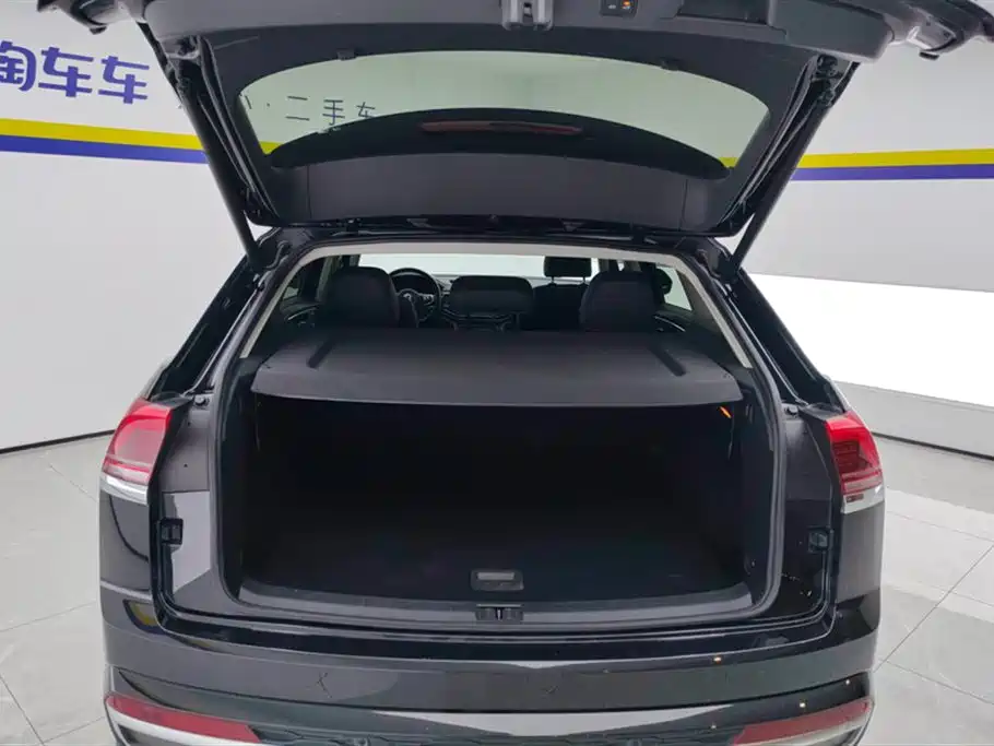 Touron 2020 Touron X facelift 380TSI four-wheel drive luxury version купить на сайте DeffCars
