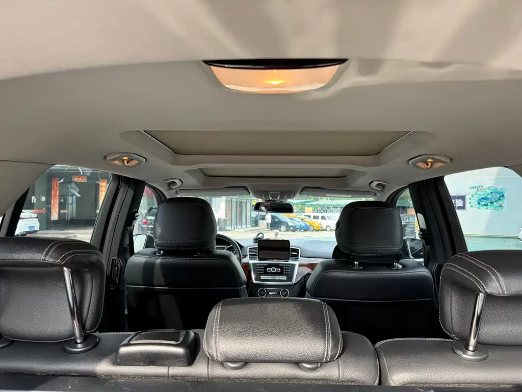 Mercedes-Benz M-Class 2012 ML 350 Luxury Model купить на сайте DeffCars