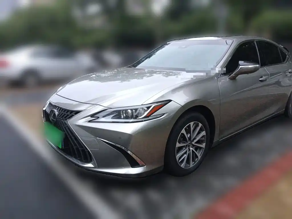 Lexus ES 2022 300h Excellent Edition купить на сайте DeffCars