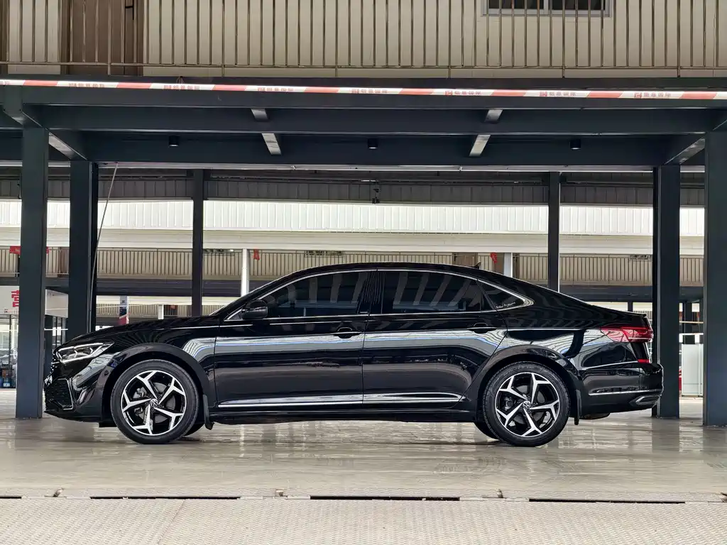 Passat 2023 Modified 330TSI Star Deluxe Edition купить на сайте DeffCars