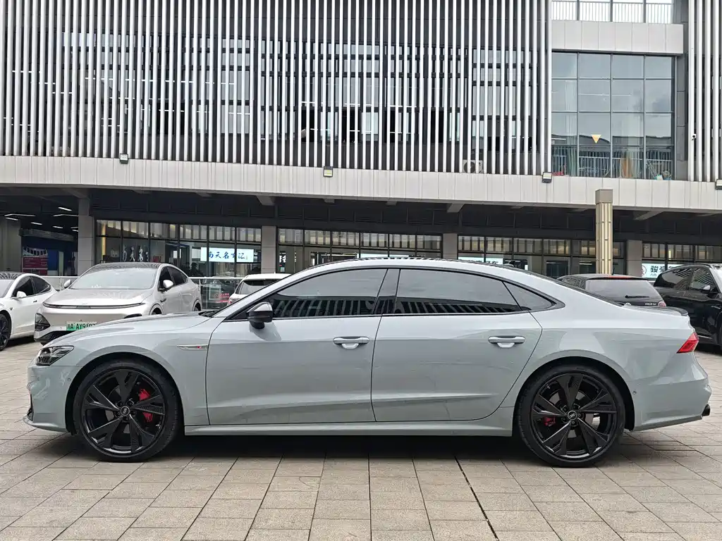 Audi A7L 2024 45 TFSI quattro RS package racing version купить на сайте DeffCars