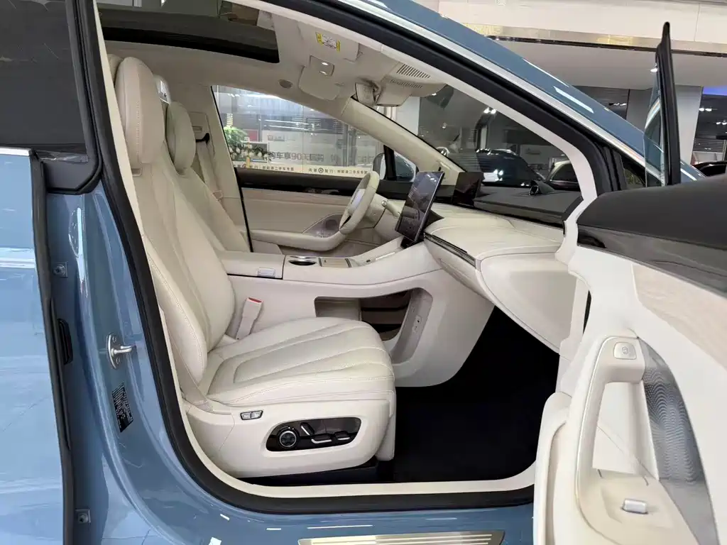 Zhijie R7 2026 Pure Electric Max+ купить на сайте DeffCars