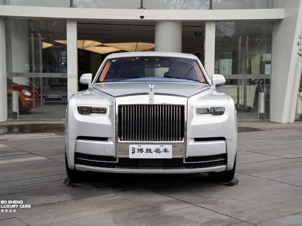 Phantom 2018 6.7T standard wheelbase version купить на сайте DeffCars