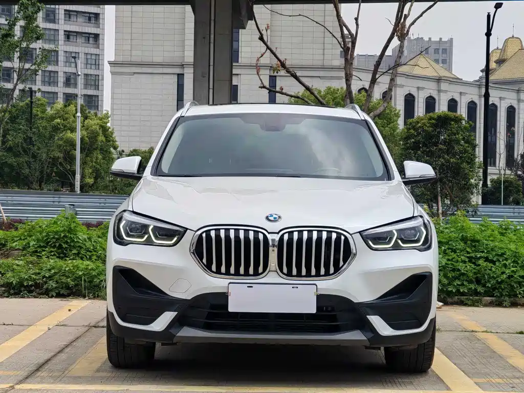 BMW X1 2022 sDrive25Li Leading Model купить на сайте DeffCars