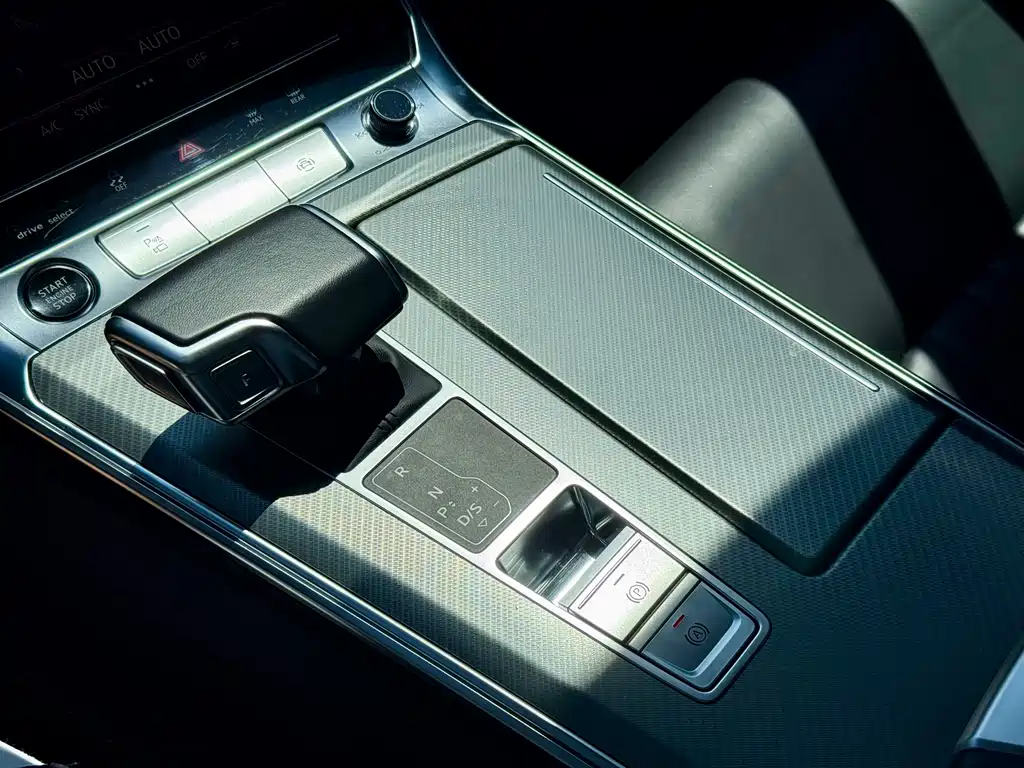 Audi A6L 2024 40 TFSI luxury and elegant model купить на сайте DeffCars