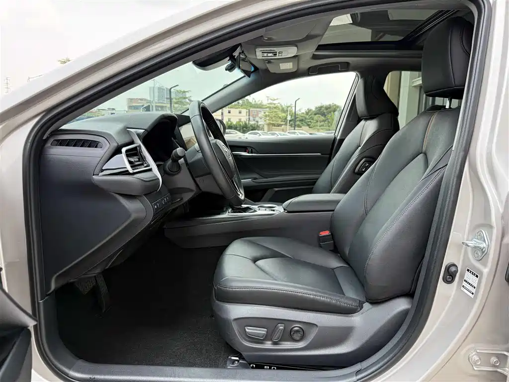 Camry 2023 2.5G Deluxe Edition купить на сайте DeffCars