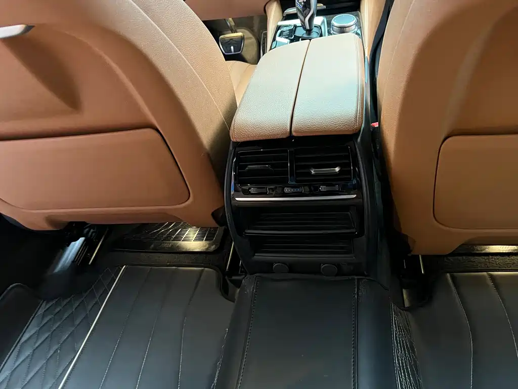 BMW 5 Series 2020 530Li Leading M Sports Package купить на сайте DeffCars