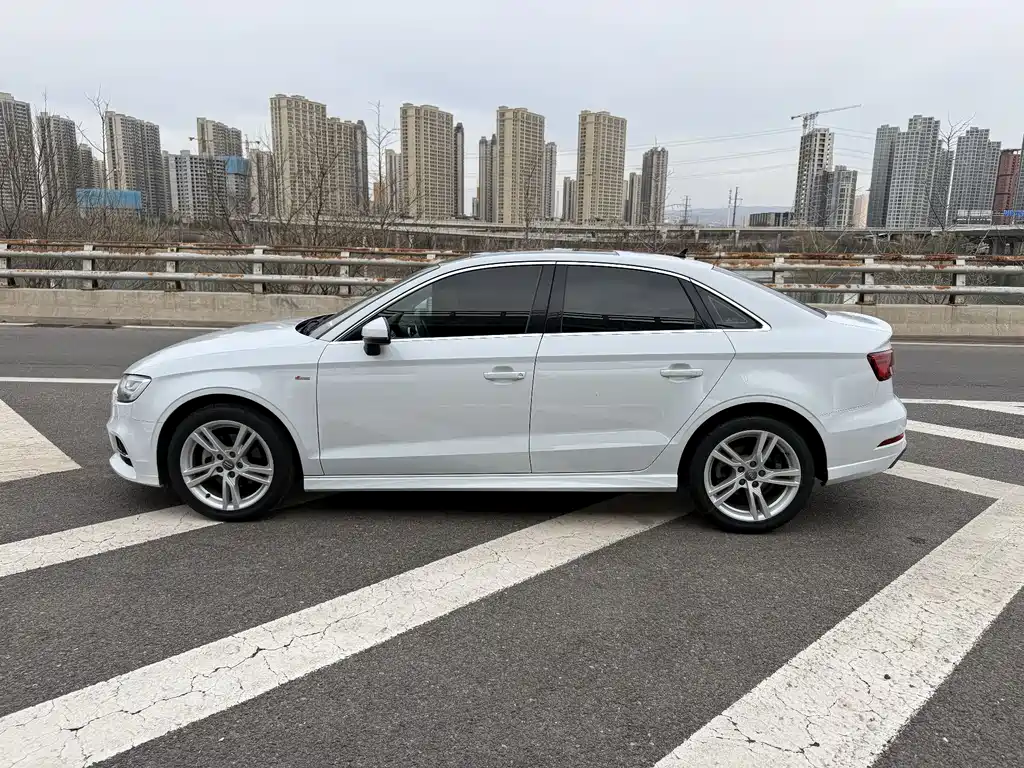 Audi A3 2019 Limousine 35 TFSI Fashion Type National VI купить на сайте DeffCars