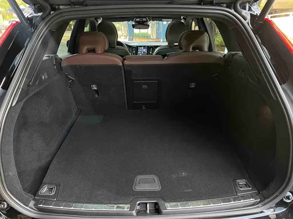 Volvo XC60 plug-in hybrid 2023 T8 plug-in hybrid long-range four-wheel drive Zhiyuan luxury version купить на сайте DeffCars