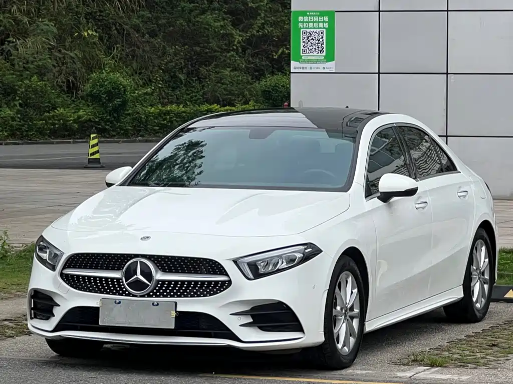 Mercedes-Benz A-Class 2022 A 200 L Sports Sedan Dynamic Type купить на сайте DeffCars