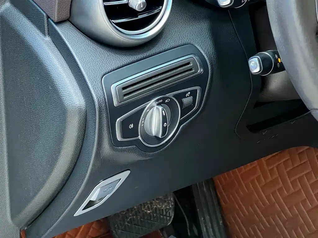 Mercedes-Benz GLC 2017 GLC 260 4MATIC luxury model купить на сайте DeffCars