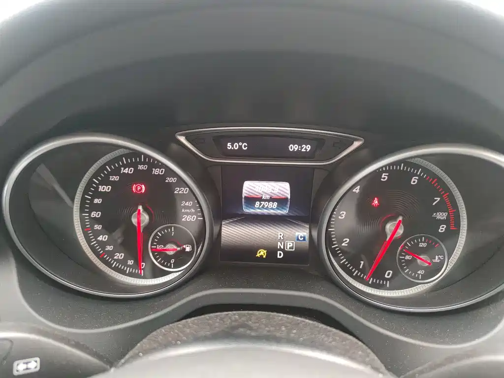 Mercedes-Benz GLA 2017 GLA 200 Fashion Model купить на сайте DeffCars