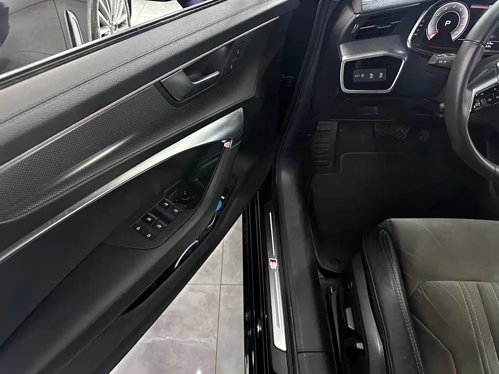 Audi A6L 2021 45 TFSI Premium Elegant Model купить на сайте DeffCars