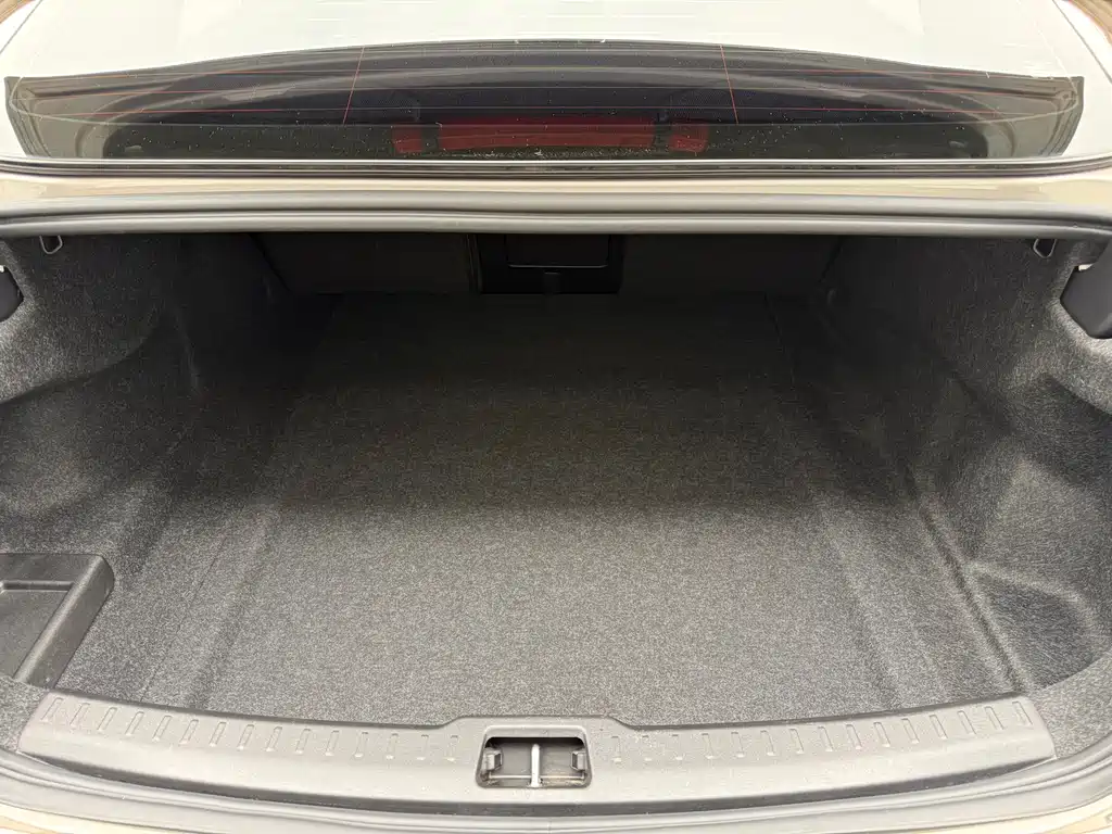 Volvo S60 2024 B4 Zhiyi Luxury Edition купить на сайте DeffCars