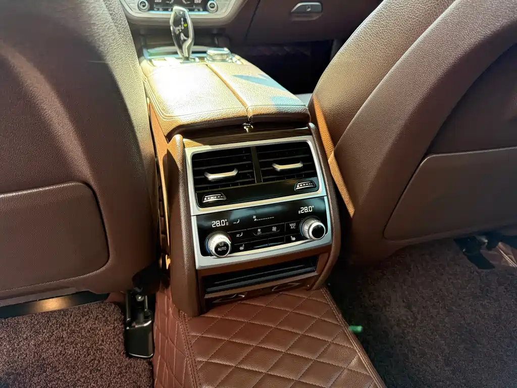 BMW 7 Series 2016 730Li Leading Model купить на сайте DeffCars