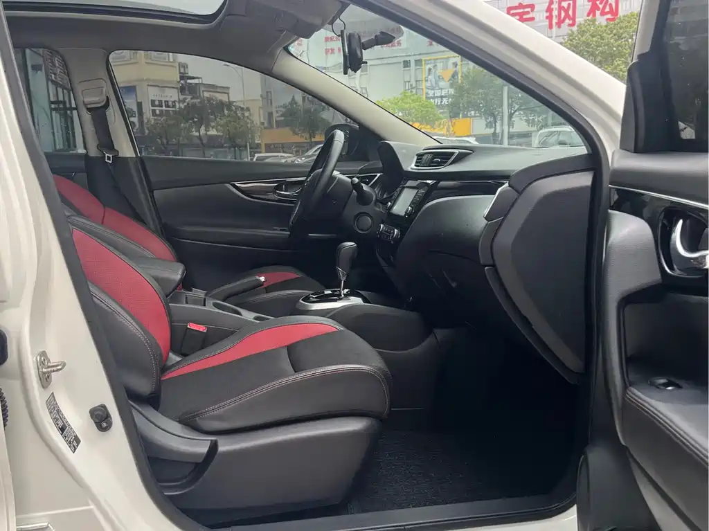 Qashqai 2017 2.0L CVT Deluxe Edition National V купить на сайте DeffCars