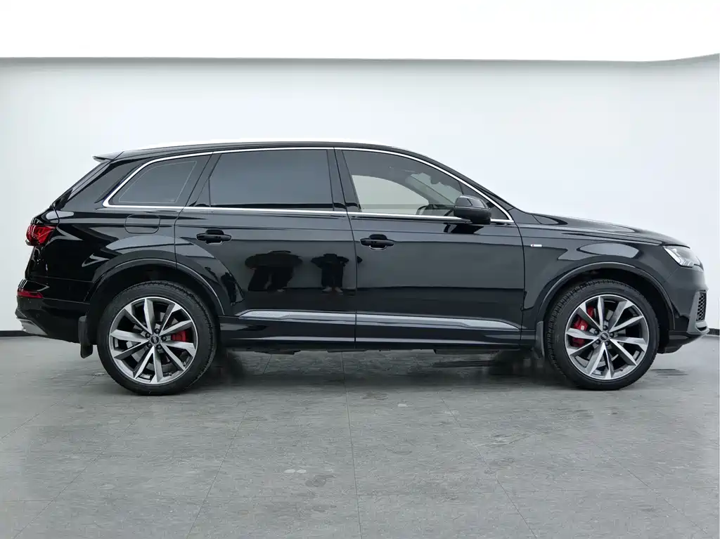 Audi Q7 2022 55 TFSI quattro S line sports купить на сайте DeffCars
