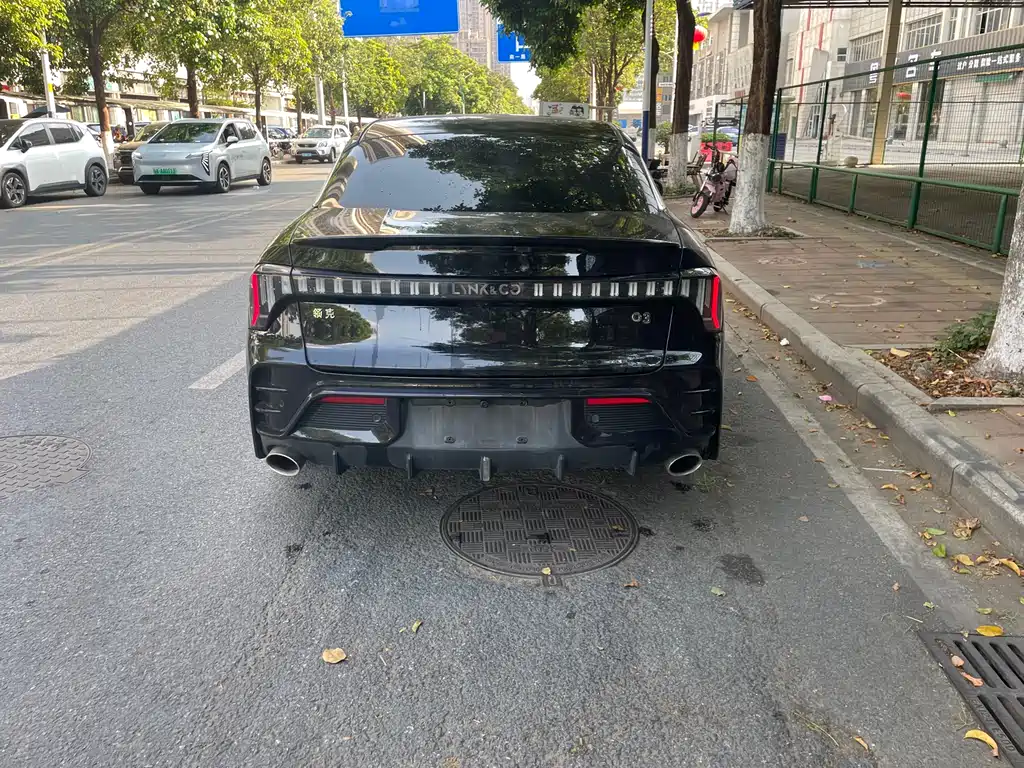 Lynk & Co 03 2023 1.5T EM-F AM купить на сайте DeffCars