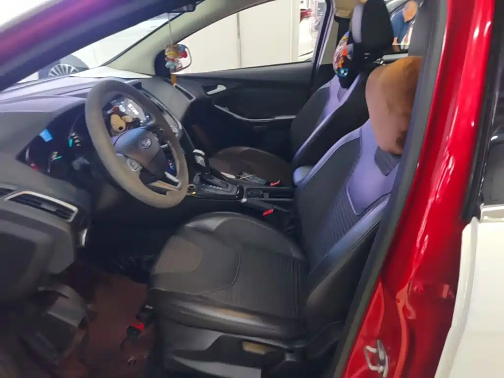 Focus 2015 hatchback EcoBoost 125 automatic super stylish model купить на сайте DeffCars