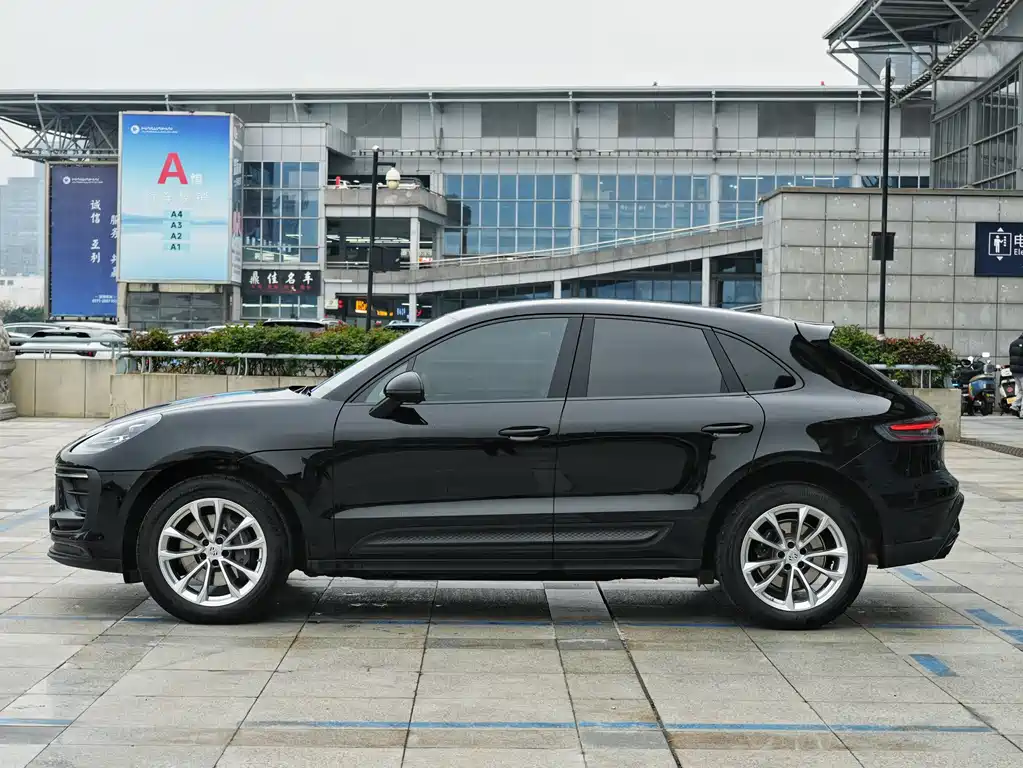 Macan 2023 Macan 2.0T купить на сайте DeffCars