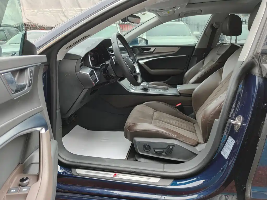 Audi A7L 2024 45TFSI S-line Dream Building Liquid Crystal Package купить на сайте DeffCars