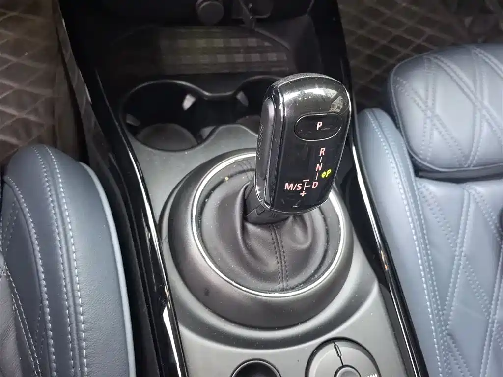 MINI CLUBMAN 2019 1.5T COOPER Connoisseur купить на сайте DeffCars