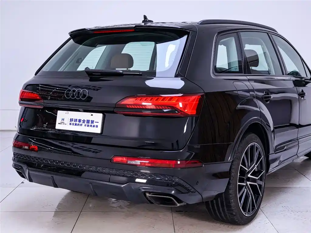 Audi Q7 2025 55 TFSI quattro S line Black Warrior купить на сайте DeffCars