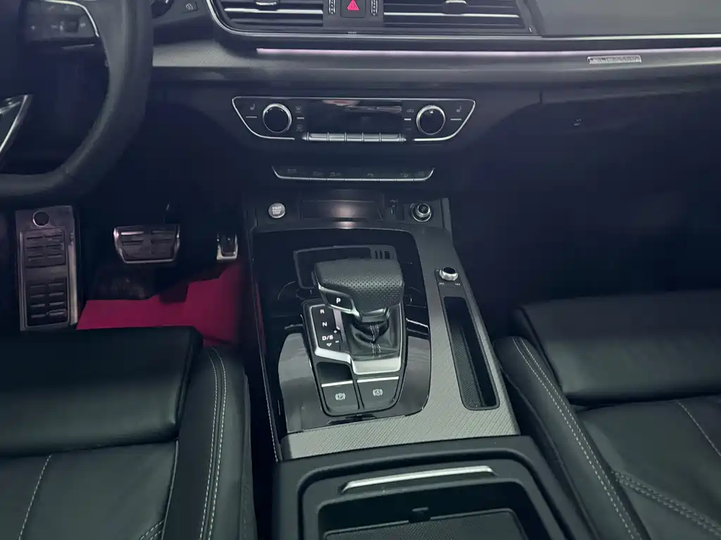 Audi Q5L 2025 40 TFSI Fashionable and Dynamic купить на сайте DeffCars