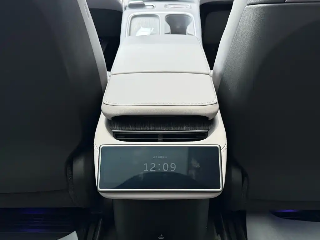 NiO EC6 2023 75kWh купить на сайте DeffCars
