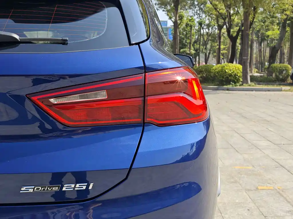 BMW X2 2020 sDrive25i Leading M Off-Road Package купить на сайте DeffCars