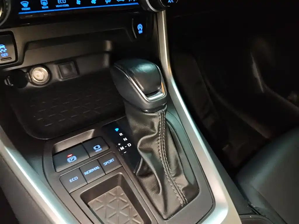 Weilanda 2022 2.0L CVT two-wheel drive urban version купить на сайте DeffCars