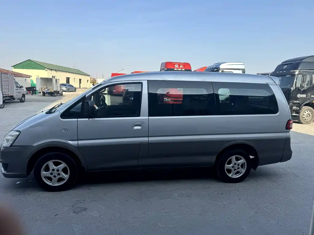 Lingzhi 2018 M3L 1.6L 7-seat comfort model купить на сайте DeffCars